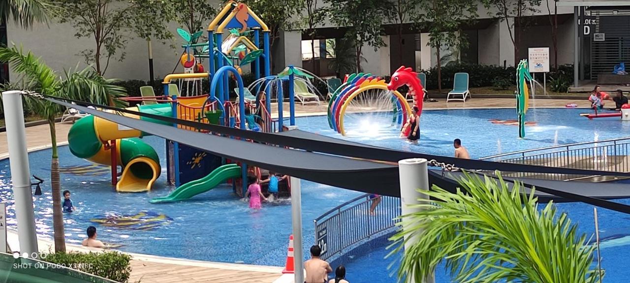 Atlantis Homestay Pool View 1210 Malacca ภายนอก รูปภาพ